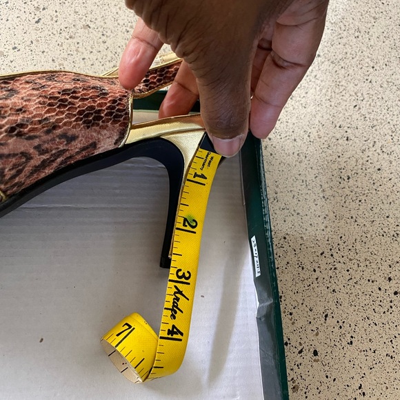 Beautiful sling back shoes - Picture 6 of 7